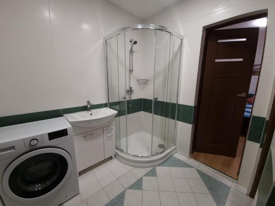 Apartman V Krusnych Horach-Free Parking ヤーヒモフ エクステリア 写真